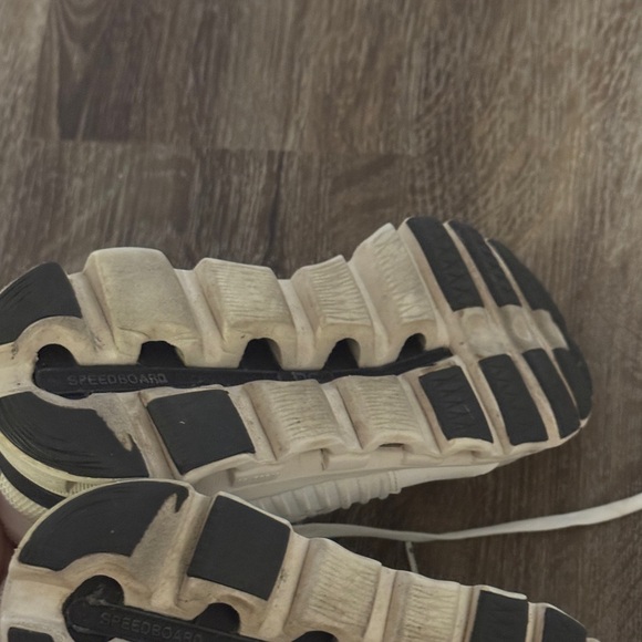 On Cloud Cloudswift Running Shoes - Picture 9 of 12